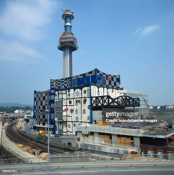 District Heating plant Spittelau in Vienna, Austria, built by Friedensreich Hundertwasser. Photography ar. 2000. [Fernheizwerk Spittelau in Wien,...