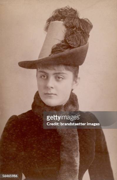 Mary Freiin von Vetsera, paramour of crown prince Rudolf. Photography. 1889. [Mary Freiin von Vetsera. Geliebte des Kronprinzen Rudolf. Photographie....