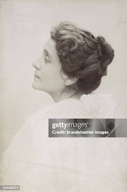 Eleonora Duse, Italian actress. Photography. Around 1910. [Eleonora Duse, italienische Schauspielerin. Photographie. Um 1910]