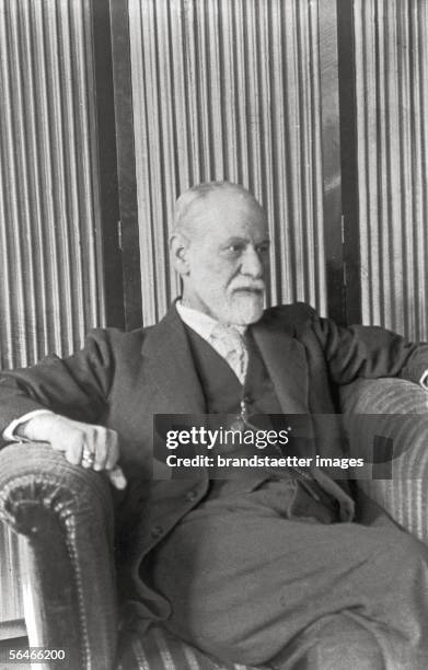 Sigmund Freud. Photograph. Around 1933. [Sigmund Freud. Photographie. Um 1933]