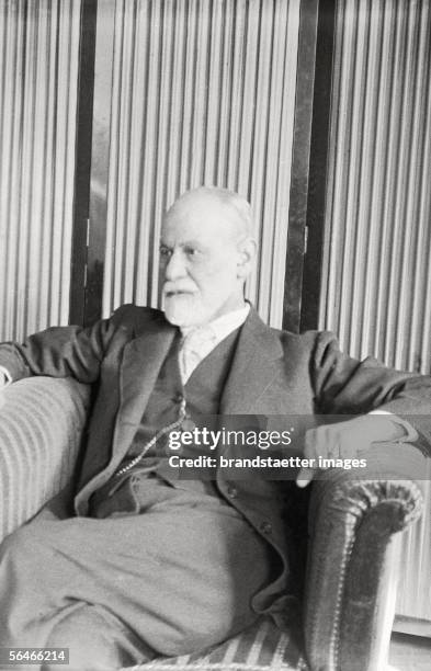 Sigmund Freud. Photography. Around 1933. [Sigmund Freud. Photographie. Um 1933.]