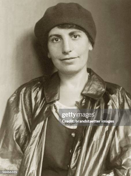 Anna Freud. Photography. Berlin 1928. [Anna Freud. Photographie. Berlin 1928]