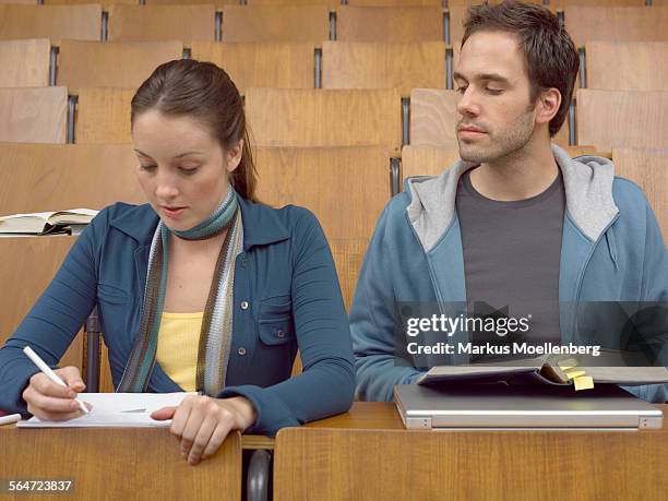 Student Cheater Cheating Student College Photos and Premium High Res Pictures - Getty ...