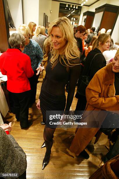 Model Ingrida Kern attends the Wolford Boutique and Paws Charity Fashion Show held at the Wolford Boutique December 20, 2005 in Chicago, Illinois.