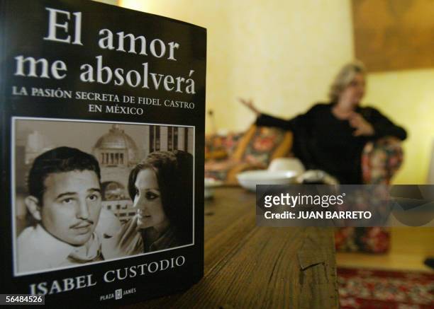 La escritora mexicana Isabel Custodio, autora del recientemente publicado "El amor me absolvera" donde hace referencia al lider cubano Fidel Castro,...