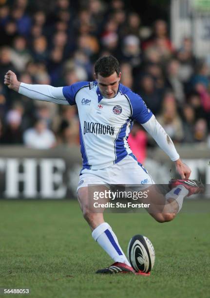 Bath centre Olly Barkley converts a penalty during the Guinness Premiership match between Worcester Warriors and Bath on December 26,2005 at the...