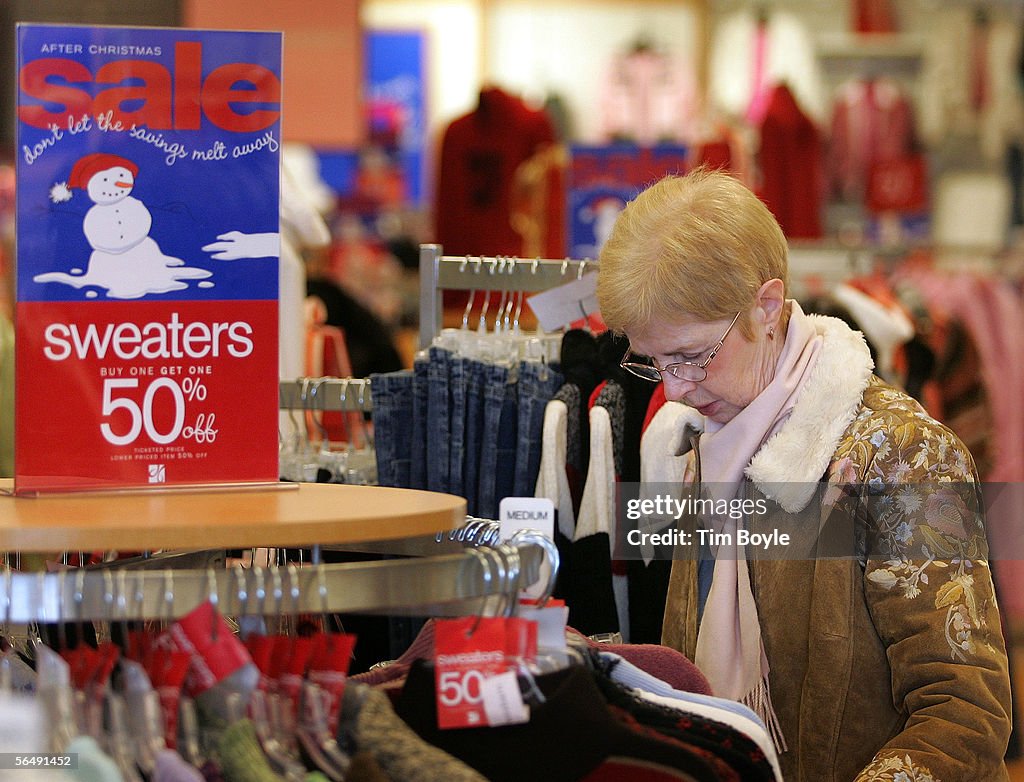 Retailers Slash Prices To Lure Post-Holiday Shoppers