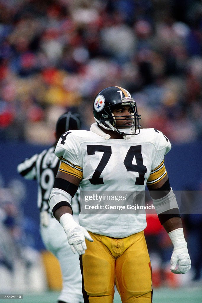 Terry Long Racing Offensive lineman Terry Long of the Pittsburgh Steelers in action ...