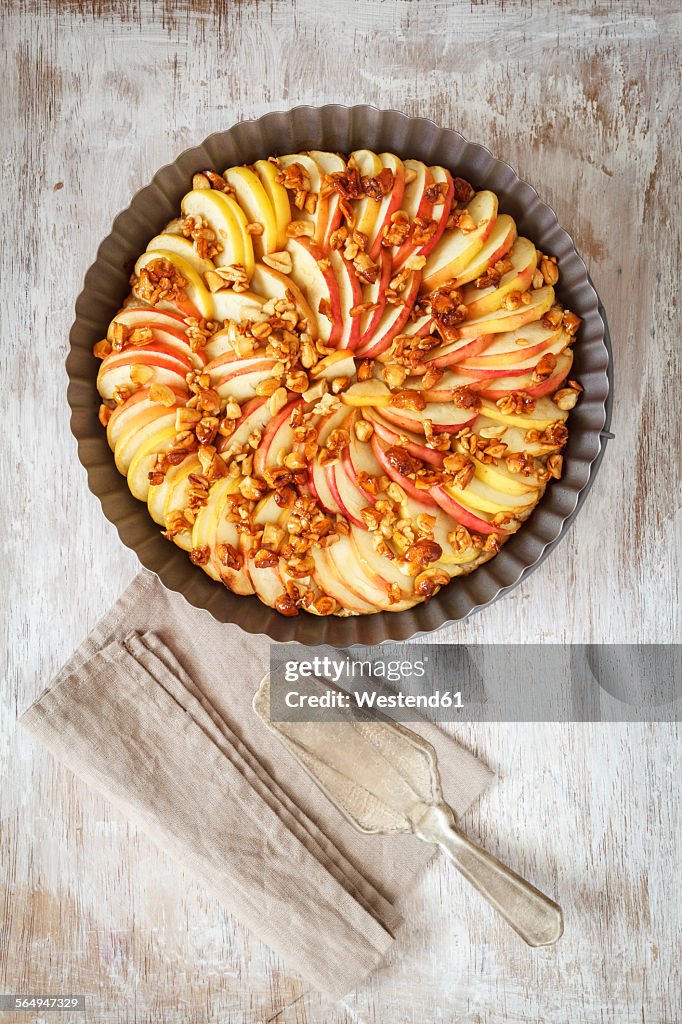 Apple pie with honey cashew nuts made of oat flakes and whole spelt flour