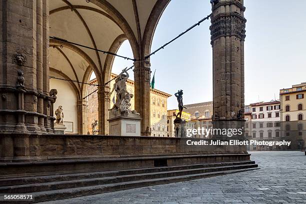 loggia dei lanzi and piazza della signoria - loggia dei lanzi stock pictures, royalty-free photos & images