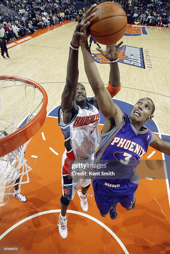 Phoenix Suns v Charlotte Bobcats