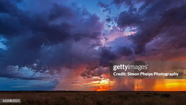 stormy sunset in the pilbara - port hedland foto e immagini stock