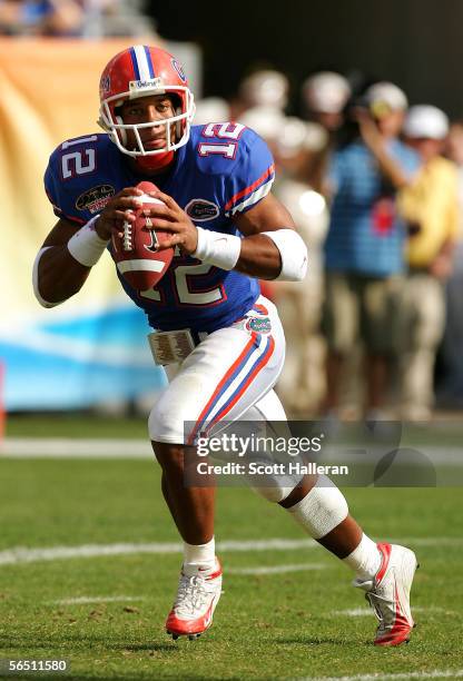 Chris Leak of the Florida Gators looks upfield to pass against the Iowa Hawkeyes during the Outback Bowl on January 2, 2006 at Raymond James Stadium...