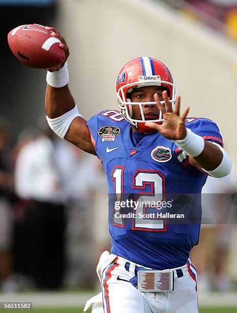 Chris Leak of the Florida Gators looks upfield to pass against the Iowa Hawkeyes during the Outback Bowl on January 2, 2006 at Raymond James Stadium...