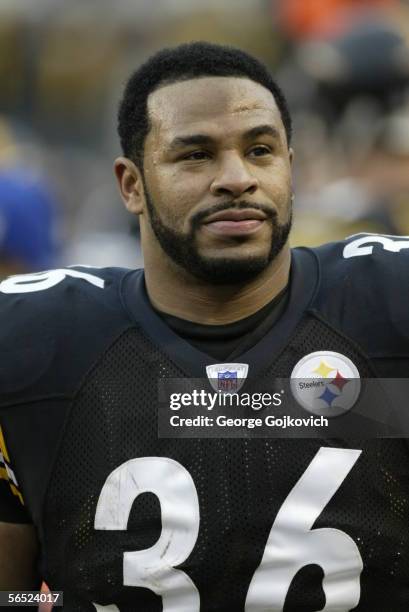 Running back Jerome Bettis of the Pittsburgh Steelers on the sideline during a game against the Detroit Lions at Heinz Field on January 1, 2006 in...