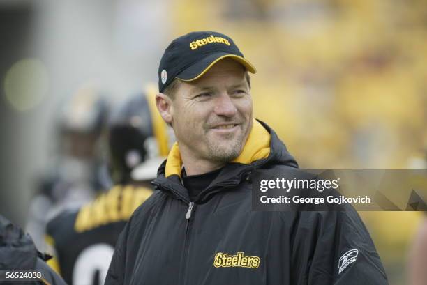 Offensive coordinator Ken Whisenhunt of the Pittsburgh Steelers on the field prior to the start of a game against the Detroit Lions at Heinz Field on...