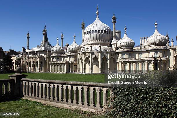 brighton pavillion - royal pavilion stock pictures, royalty-free photos & images