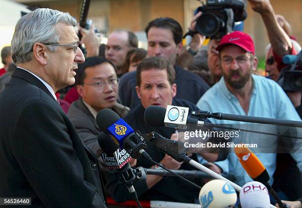 Hadassah Hospital director Shlomo Mor-Yosef updates the foreign media on the condition of Israeli Prime Minister Ariel Sharon outside Hadassah...