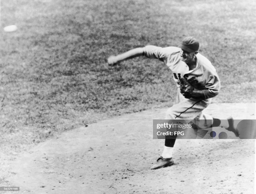 Warneke Pitches In The World Series
