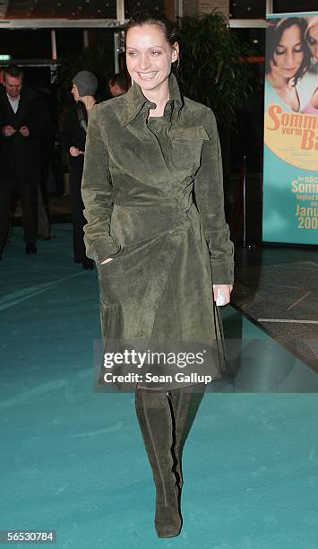 Actress Catherine Flemming arrives for the premiere of the new German comedy film "Sommer vorm Balcon" January 5, 2006 in Berlin, Germany.