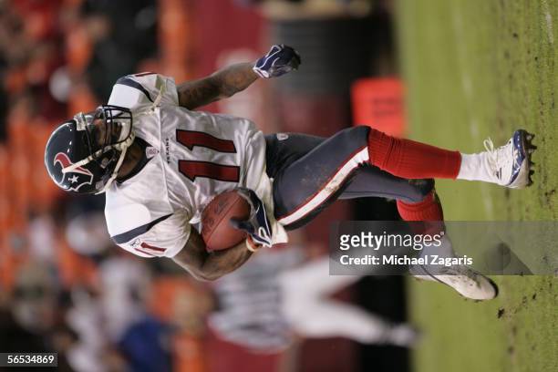Donovan Morgan of the Houston Texans runs with the ball against the San Francisco 49ers on January 1, 2006 at Monster Park in San Francisco,...