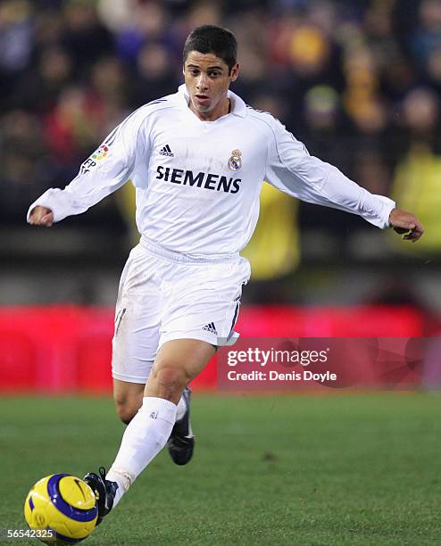 Real Madrid's new signing Cicinho dribbles the ball during the Primera Liga match between Villarreal and Real Madrid at the Madrigal stadium on...