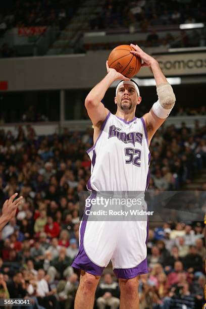 Brad Miller of the Sacramento Kings shoots the open jump shot against the Indiana Pacers at the ARCO Arena on January 8, 2006 in Sacramento,...