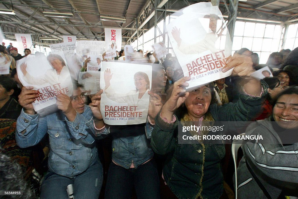 Partidarias de la socialista Michelle Ba
