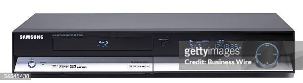 Samsung Electronics formally kicks off the era of Blu-ray today, as it demonstrates its BD-P1000 Blu-ray disc player here at CES. The new device will...