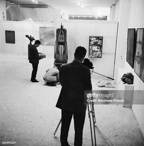 Vue de l'exposition présentée dans le cadre de la Biennale internationale des Jeunes artistes au musée d'Art Moderne de la Ville de Paris, France le...