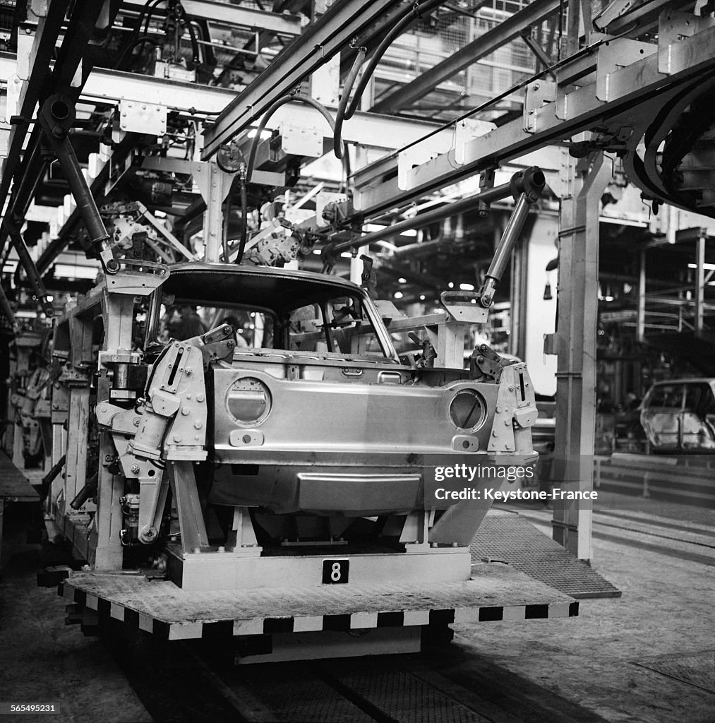 Chaine de montage de la nouvelle Simca 1000 à l'Usine Simca de... News ...