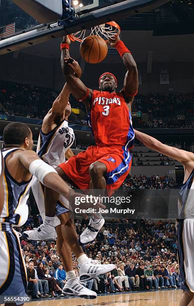 Ben Wallace of the Detroit Pistons dunks during the game with the Memphis Grizzlies on December 19, 2005 at FedexForum in Memphis, Tennessee. The...