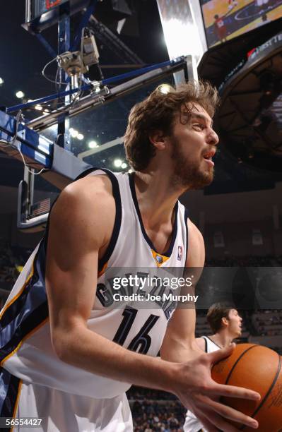 Pau Gasol of the Memphis Grizzlies looks to pass during the game with the Detroit Pistons on December 19, 2005 at FedexForum in Memphis, Tennessee....