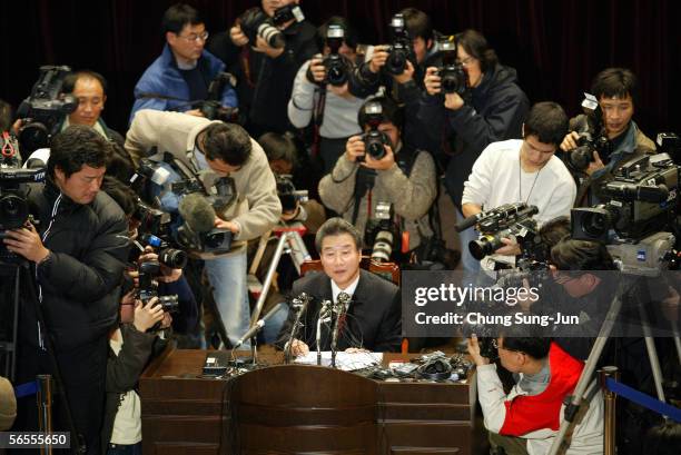 Chung Myung-Hee , professor of Medicine and the head of the Seoul National University panel speaks to reporters at a press conference at the...