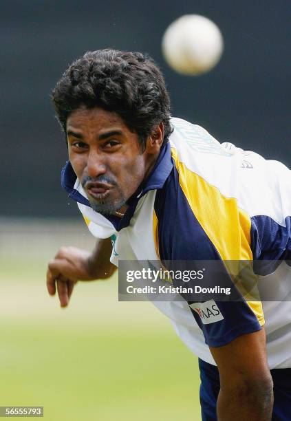 Chaminda Vaas of Sri Lanka bowls during a Sri Lankan training session at Junction Oval on January 10, 2005 in Melbourne, Australia.