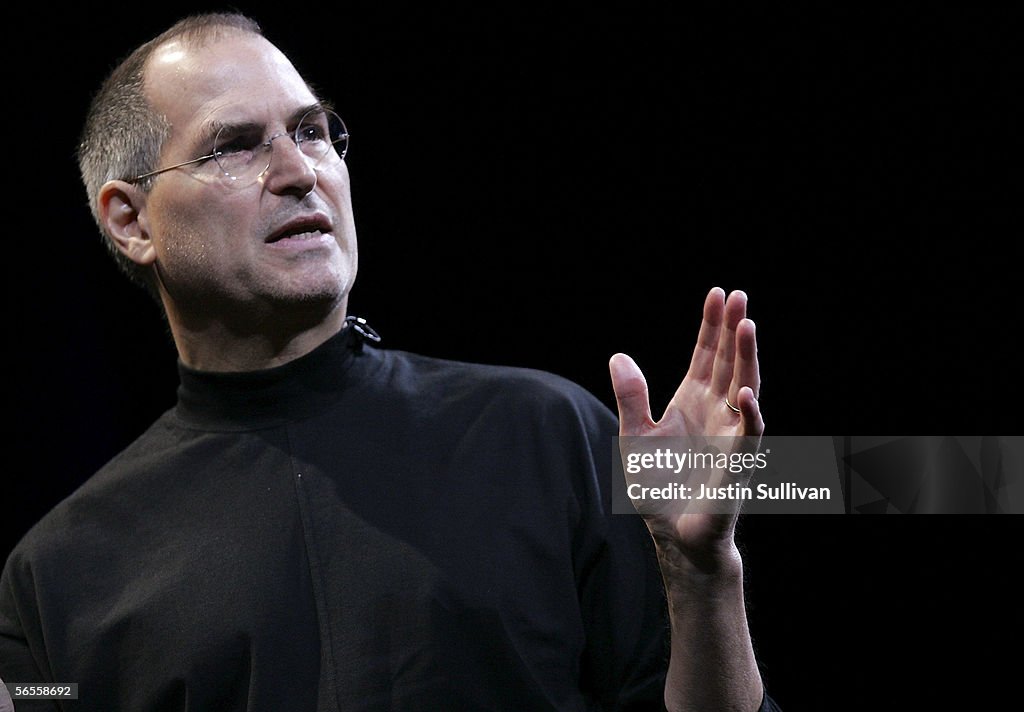 Steve Jobs Launches Annual MacWorld Expo