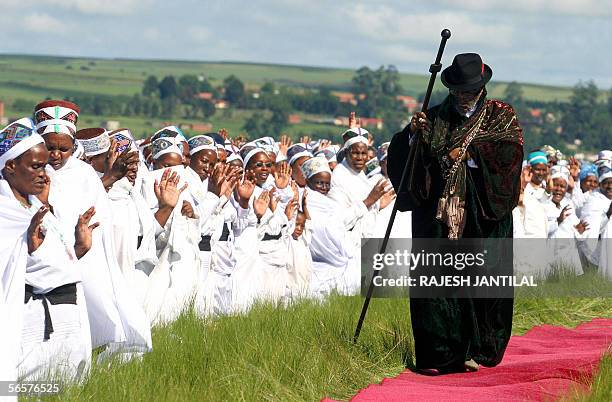292 Shembe Stock Photos High Res Pictures And Images Getty Images 292-shembe-stock-photos-high-res-pictures-and-images-getty-images