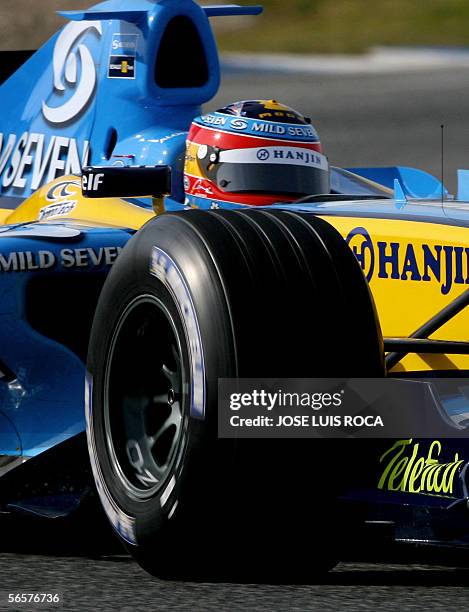 Renault R 26 Racing 45 Renault R26 Formula 1 Stock Photos, High-Res Pictures, and Images ...