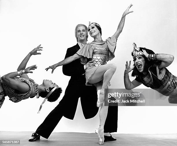 All Male Ballet troup Les Ballets Trockadero de Monte Carlo, 1983. Photo by Jack Mitchell/Getty Images.