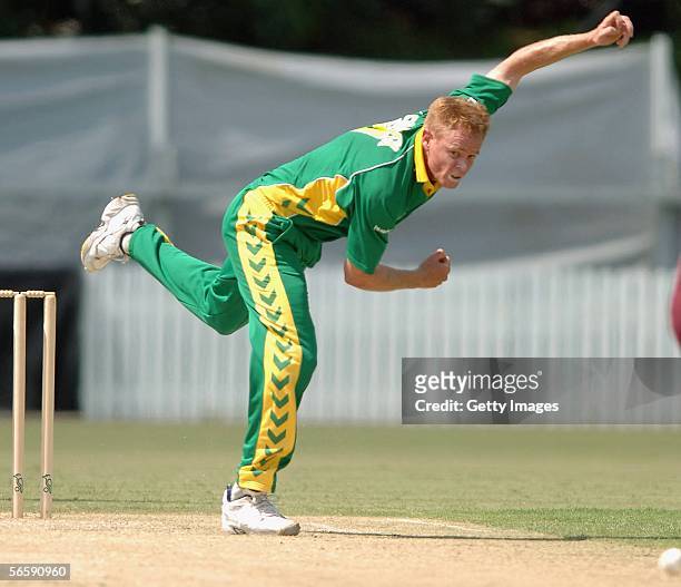 Shaun Pollock of South Africa bowls during the tour match against the Queensland Academy of Sport team at Allan Border Field January 13, 2006 in...