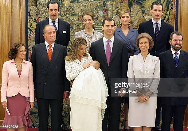 The Spanish Royal family pose for a family photo with Paloma Rocasolano , Spain's King Juan Carlos, Princess Letizia with Leonor, Prince Felipe,...