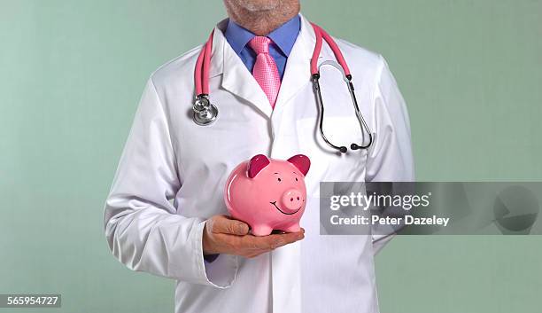 the cost of medical care - zorgverzekering stockfoto's en -beelden