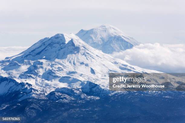 snowcapped volcano mountains under clouds - iztaccihuatl mountain bildbanksfoton och bilder