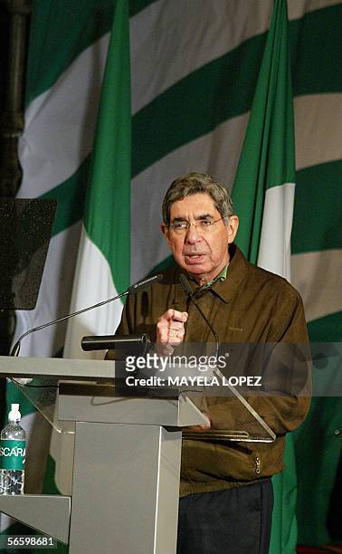 Former Costa Rican president and presidential candidate, Oscar Arias , of Partido Liberacion Nacional, talks to supporters January 15 in a public...