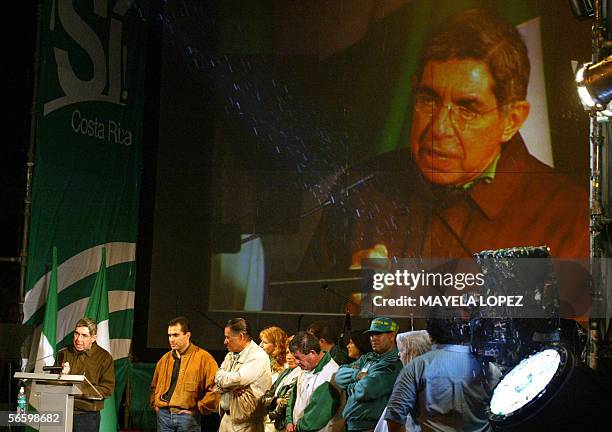 Former Costa Rican president and presidential candidate, Oscar Arias , of Partido Liberacion Nacional , talks to supporters January 15 in a public...