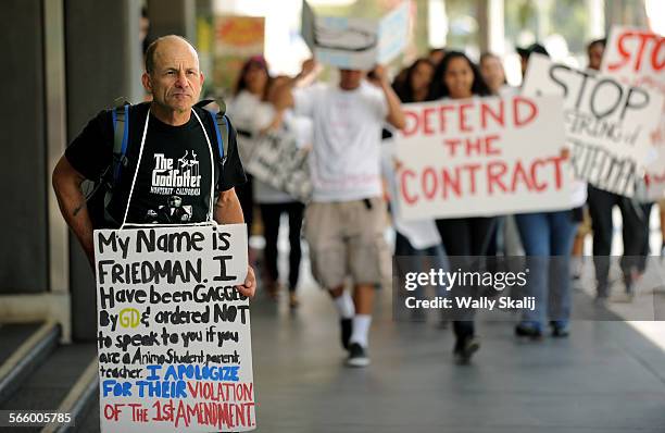 Mark Friedman Ringer Chair Mark Friedman Photos and Premium High Res Pictures - Getty Images
