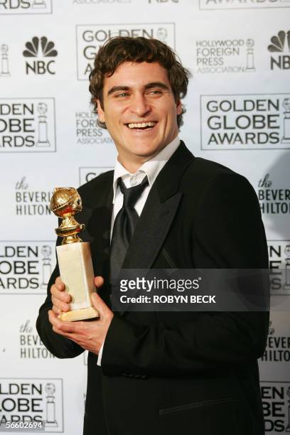 United States: Actor Joaquin Phoenix pose with his trophy during the Golden Globes Awards in Beverly Hills, CA 16 January 2006. Phoenix won the Best...