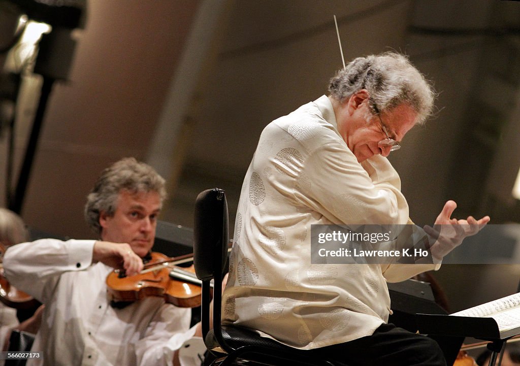 Itzhak Perlman conducting the LA Phil and plays the violin in an all Beethoven program at the Holly