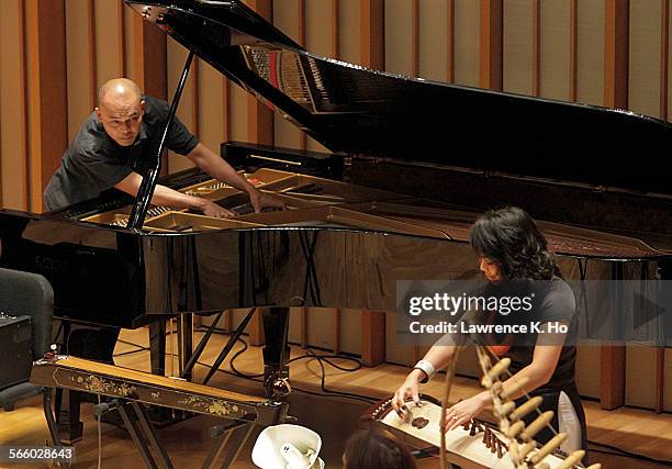 Vu Nhat Tn's Cracking Bamboo performed by Vu Nhat Tn and Van-Anh Vanessa Vo. Southwest Chamber Music's international contemporary music festival,...