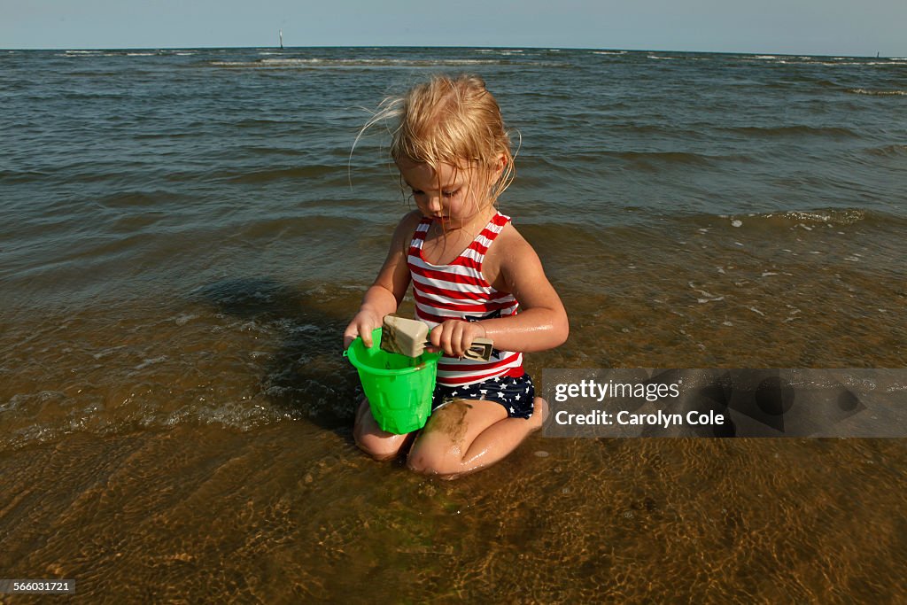 LONG BEACH, MISSISSIPPIAPRIL, 17, 2011Kimberly Pennell, age 3, is back at the beach in Long Bea